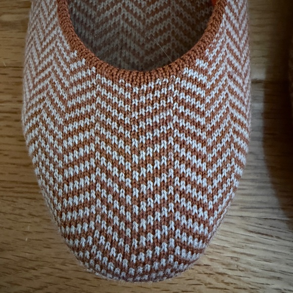 Rothy's Square Camel Herringbone Plaid Size 9 Flats - Picture 2 of 9
